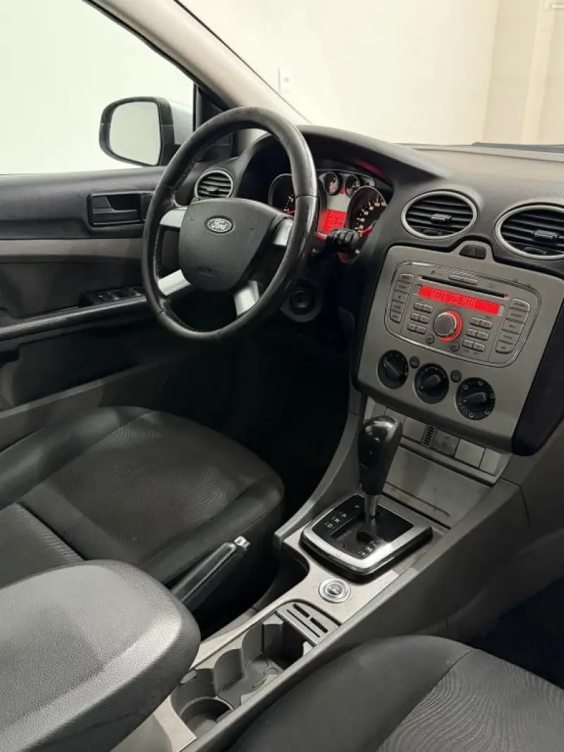 Focus Sedan - Foto