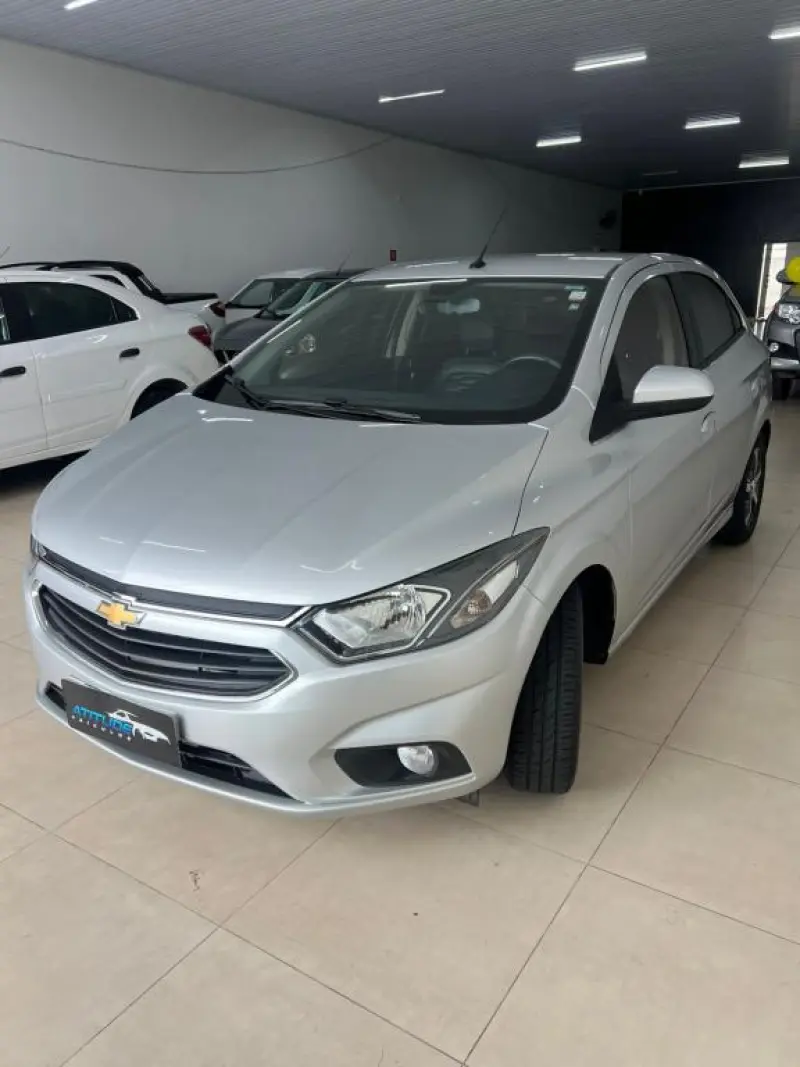 Onix Hatch - Foto